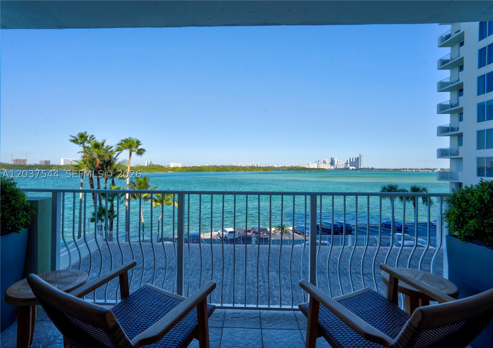 ISLAND POINTE CONDO - Residential