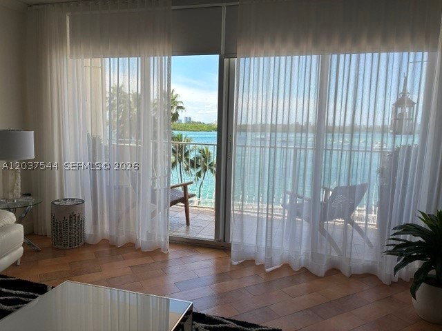 ISLAND POINTE CONDO - Residential