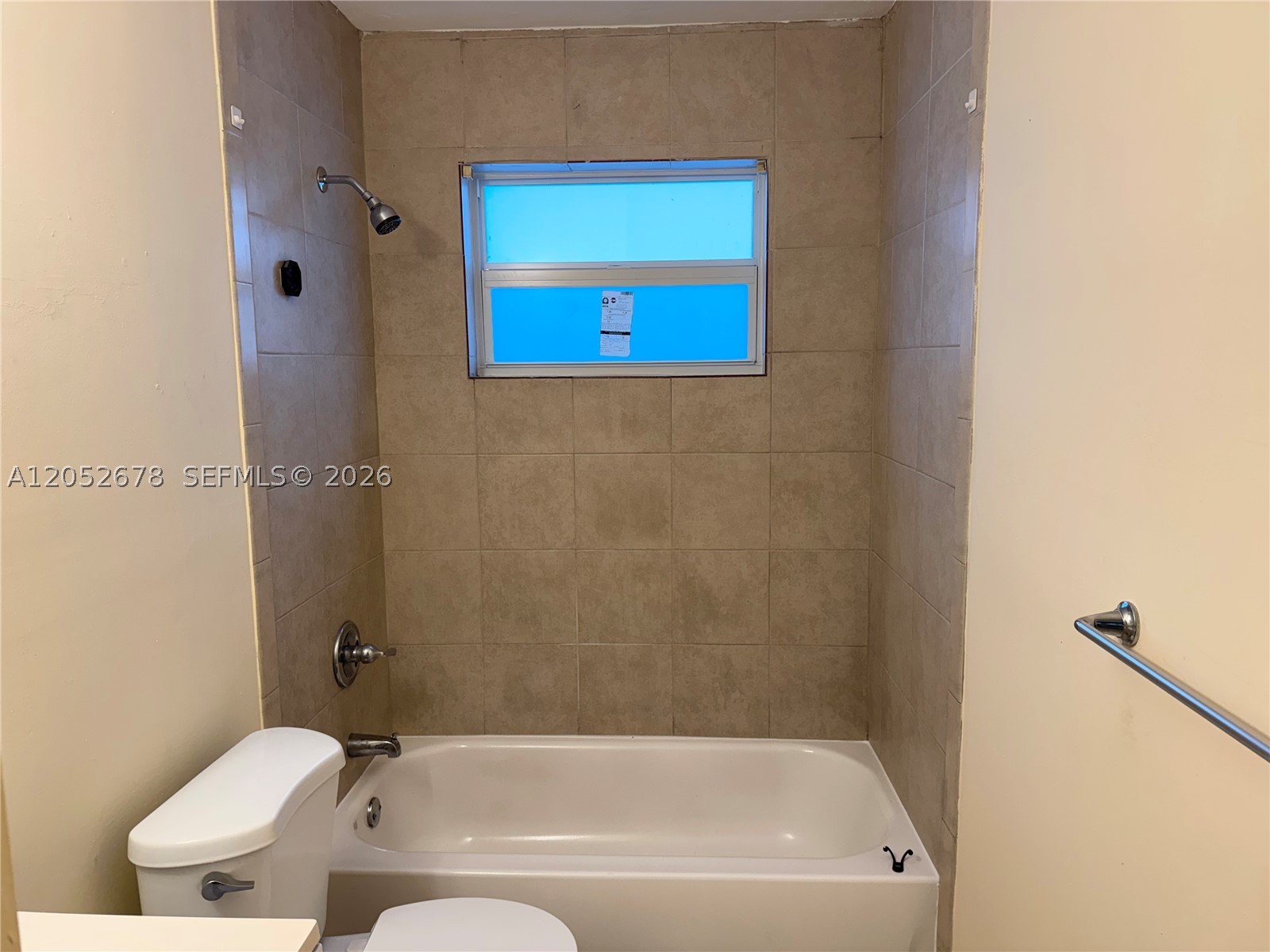 LINCOLN PARK THIRD ADD - Residential Lease