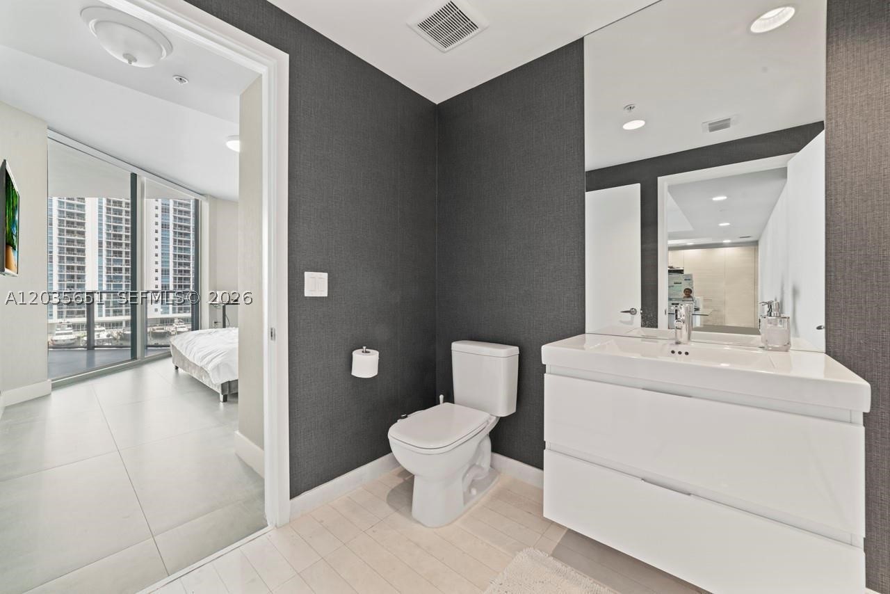 MARINA PALMS RESIDENCES S - Residential