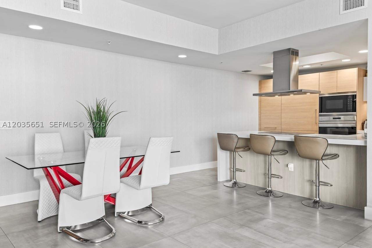 MARINA PALMS RESIDENCES S - Residential