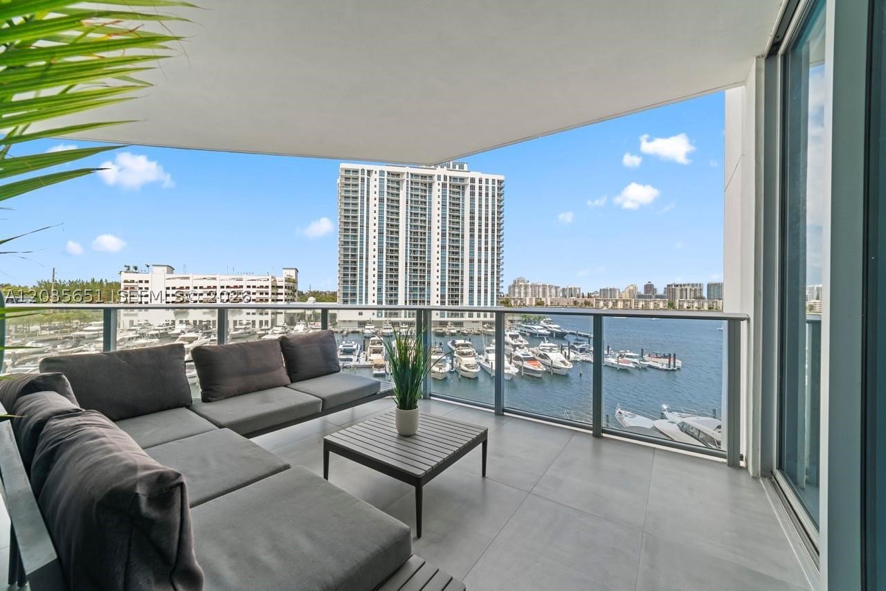 MARINA PALMS RESIDENCES S - Residential