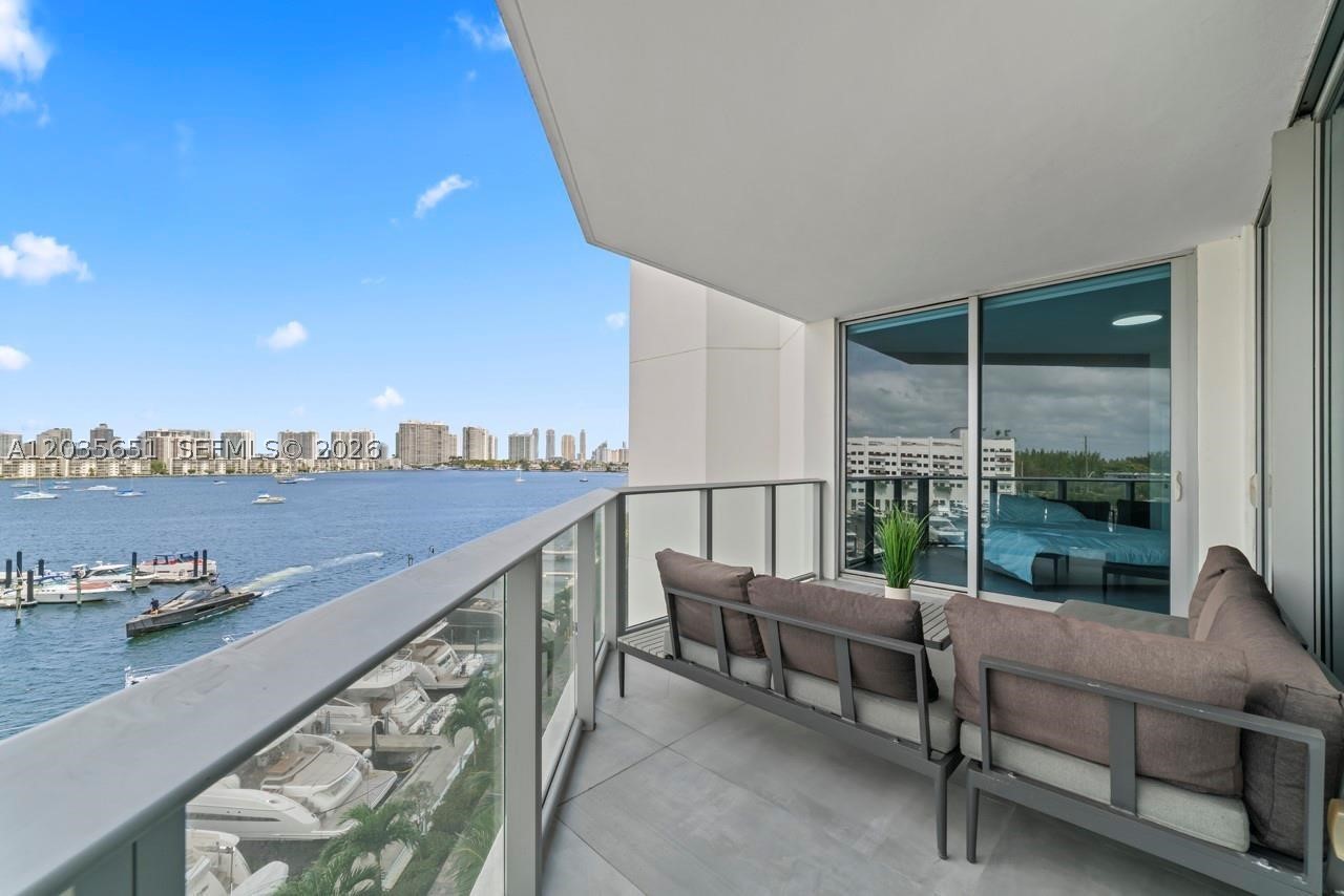 MARINA PALMS RESIDENCES S - Residential