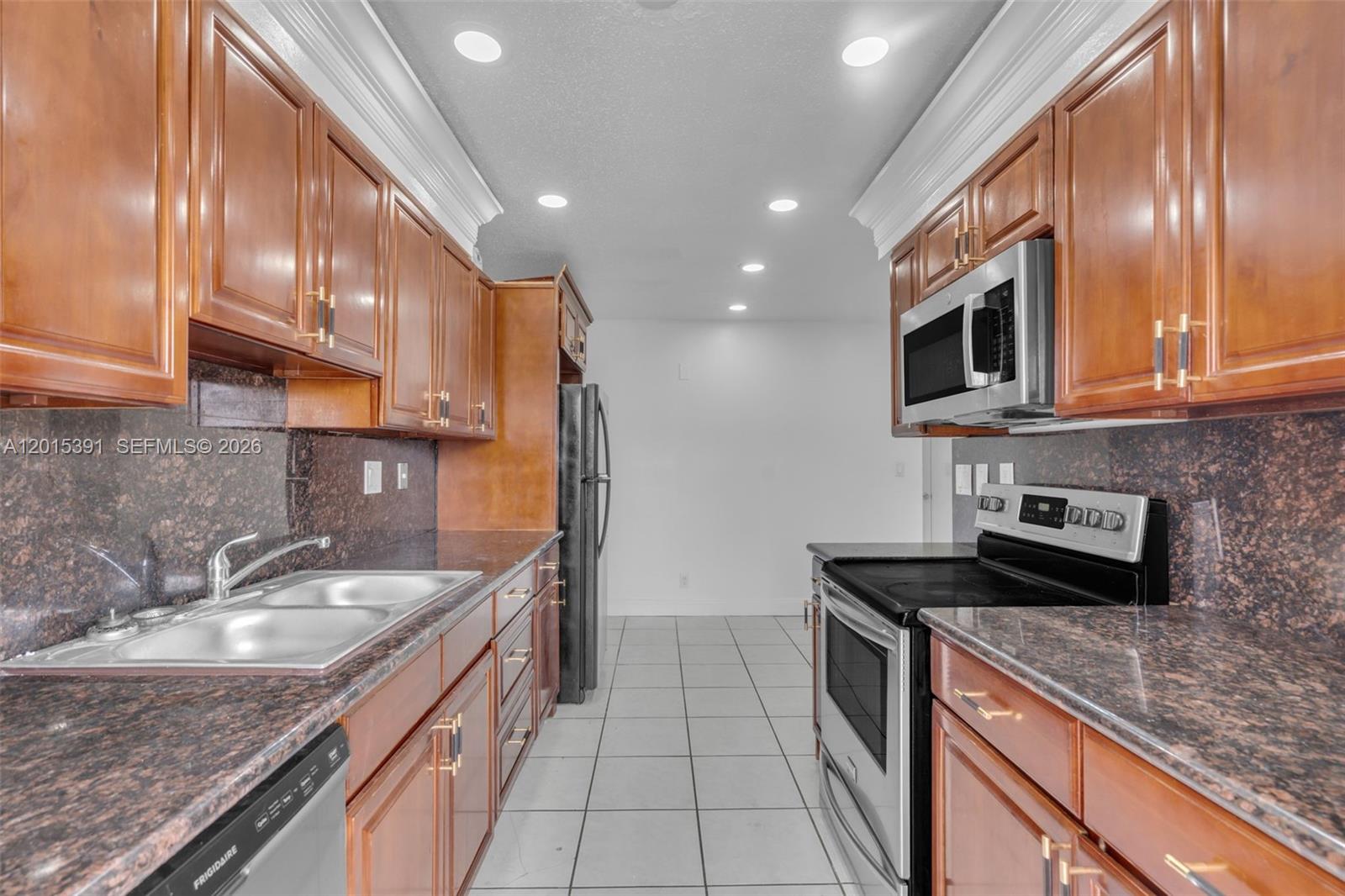 ELMVALE CONDO - Residential