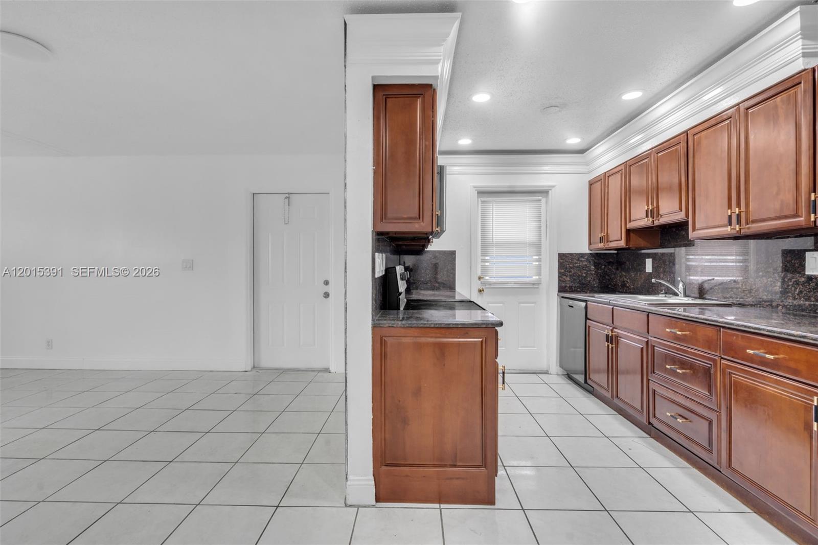 ELMVALE CONDO - Residential