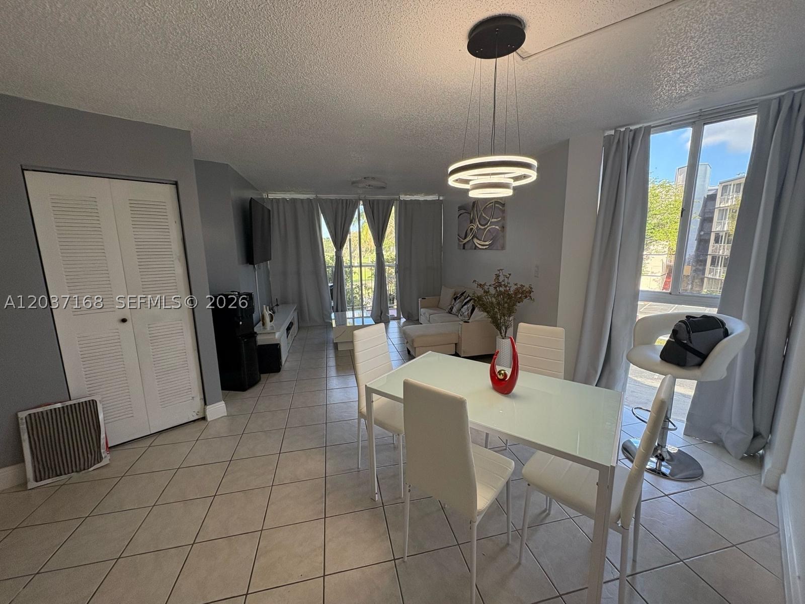 LAS BRISAS@ COUNTRY CLUB - Residential Lease