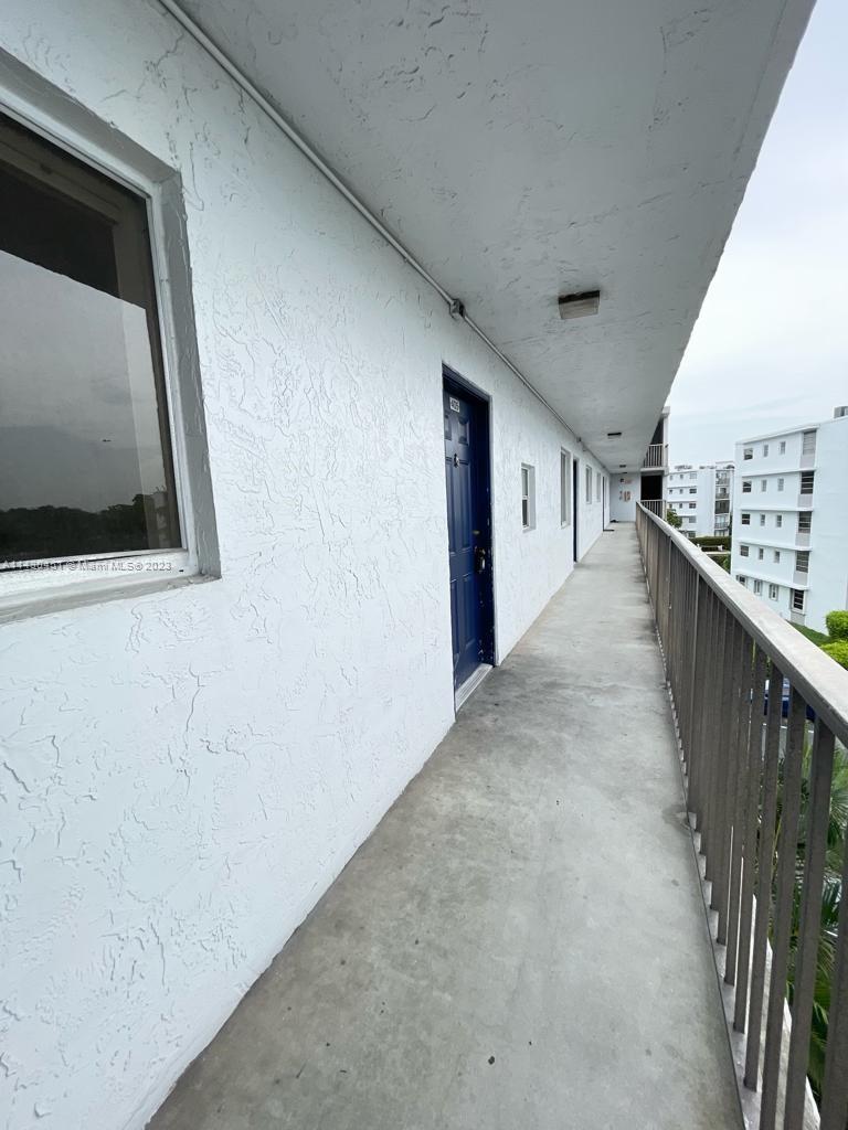 LAKESHORE AT UNIVERSITY P - Residential Lease