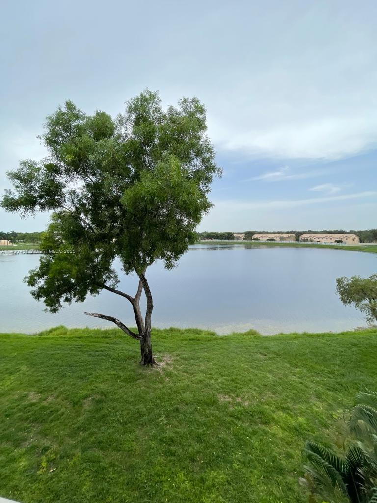 LAKESHORE AT UNIVERSITY P - Residential Lease