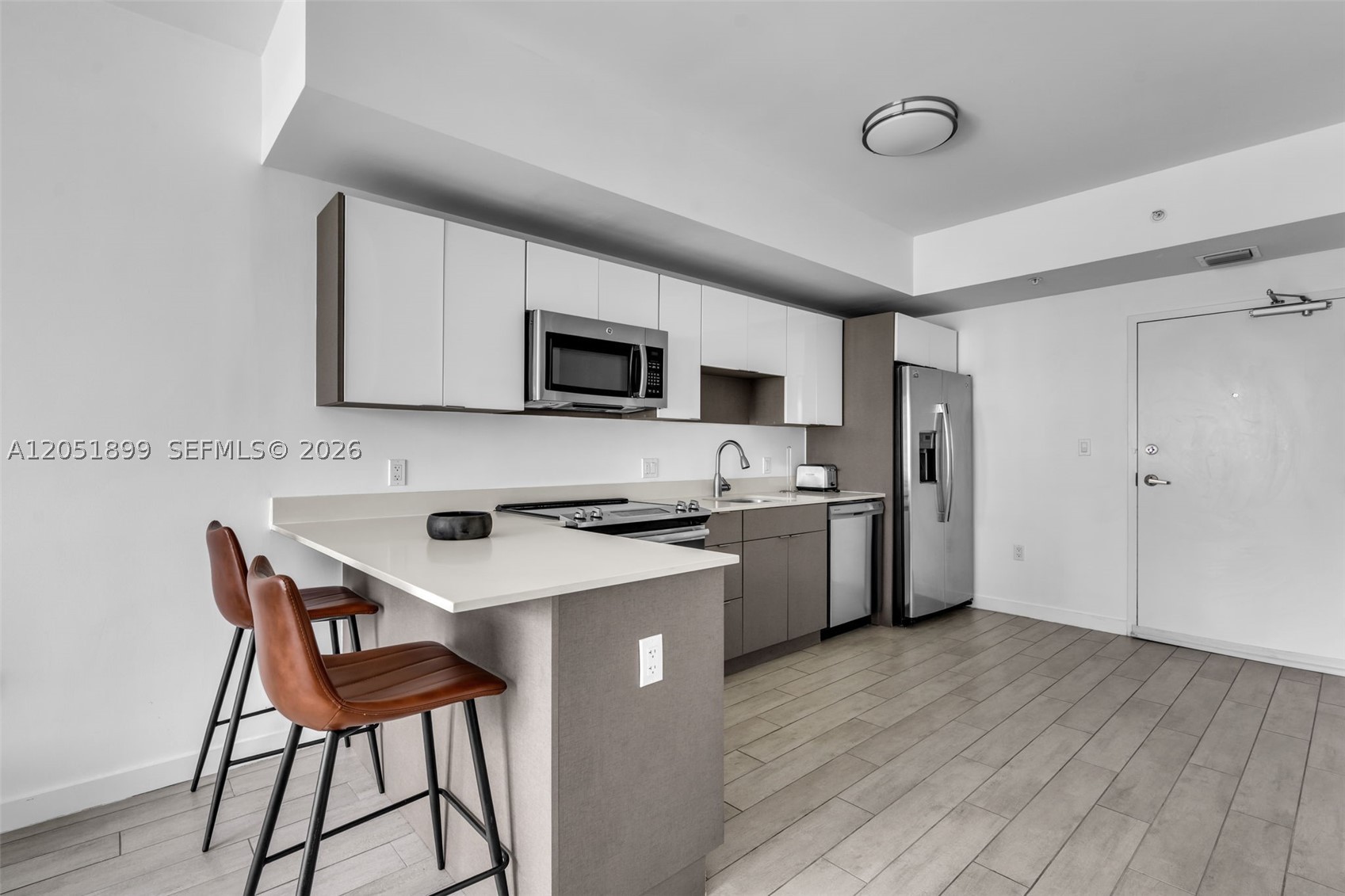 26 EDGEWATER CONDO - Residential Lease