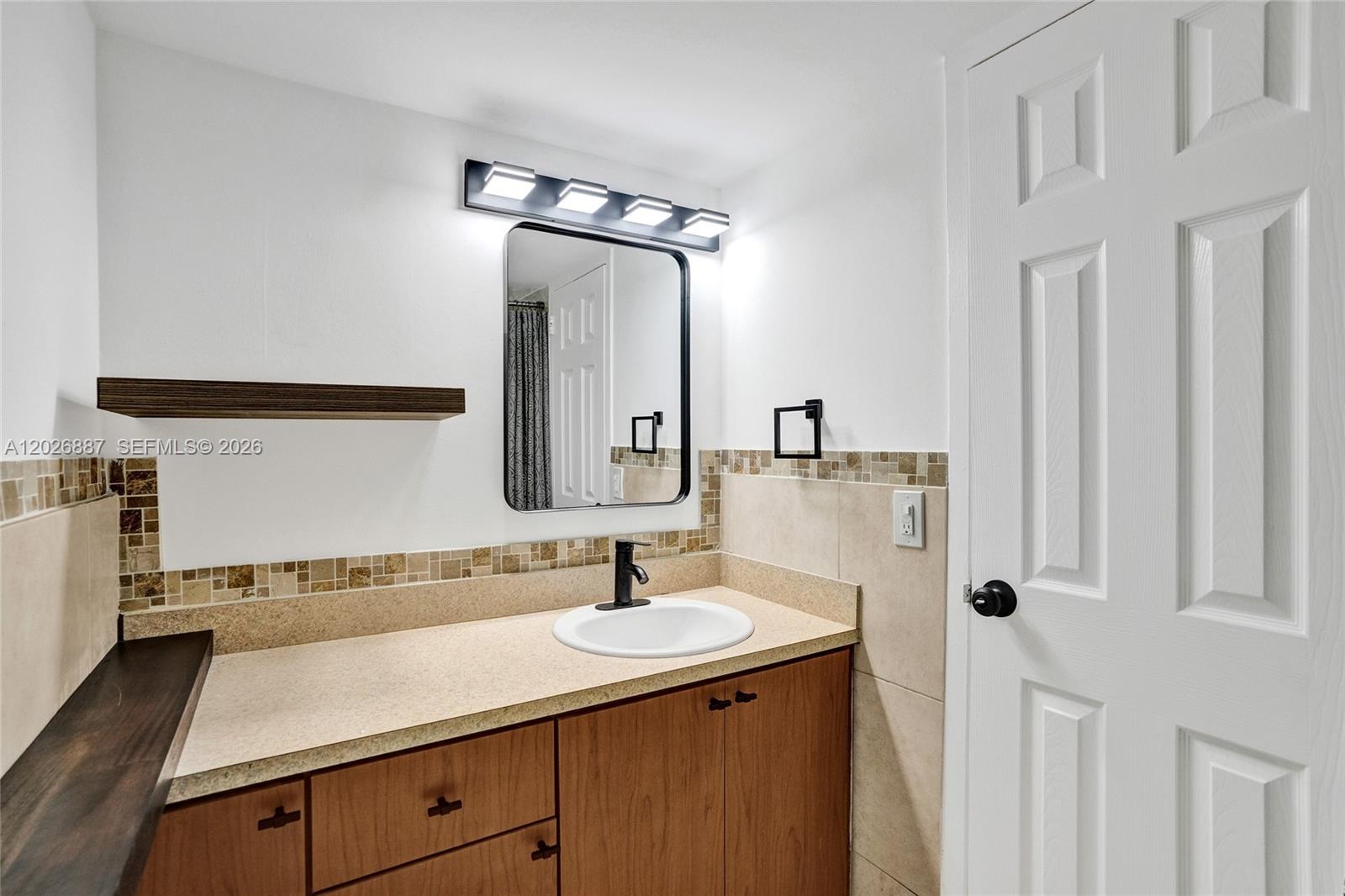 BAYVIEW PALMS CONDO - Residential