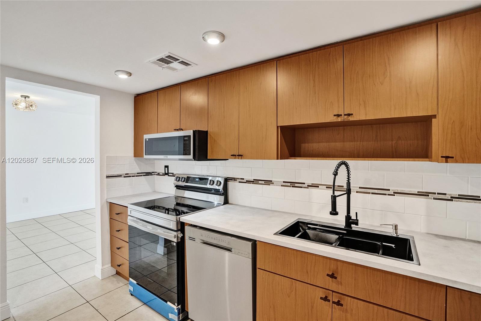 BAYVIEW PALMS CONDO - Residential