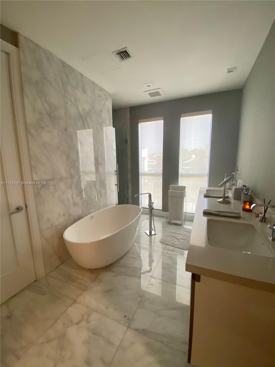BILTMORE PARC CONDO - Residential Lease