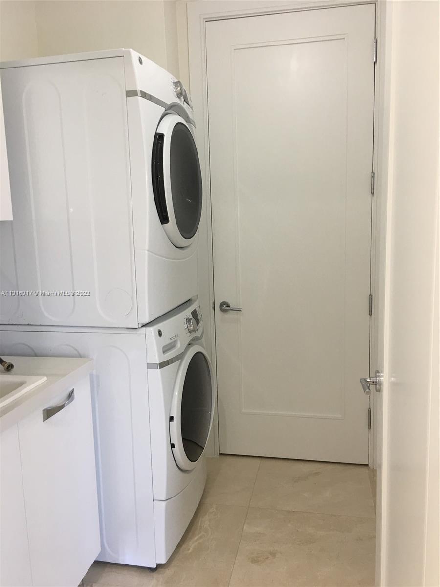 BILTMORE PARC CONDO - Residential Lease