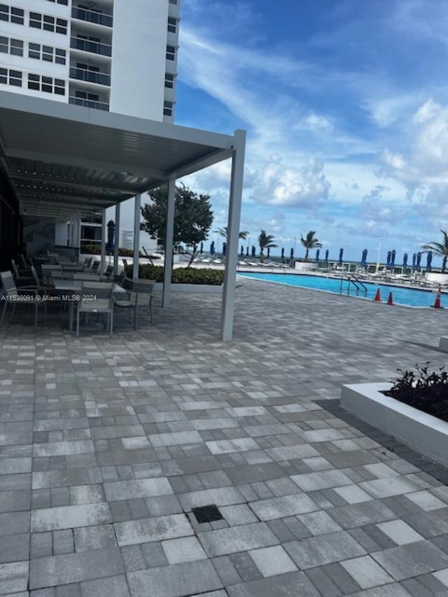 LA MER ESTATES SOUTH COND - Residential