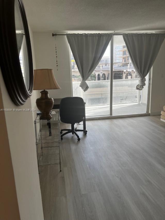 LA MER ESTATES SOUTH COND - Residential