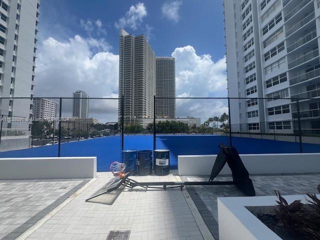 LA MER ESTATES SOUTH COND - Residential