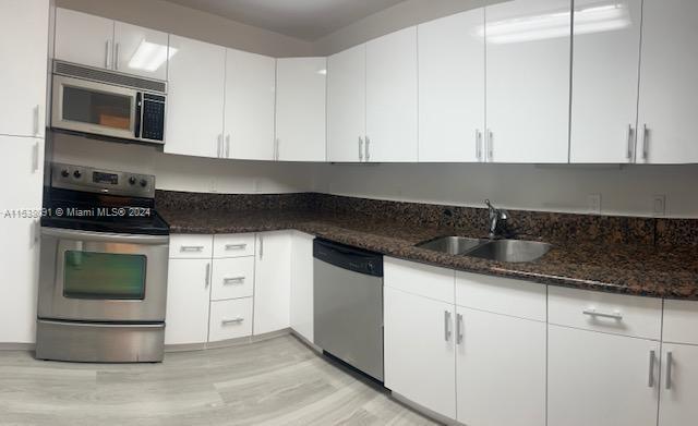 LA MER ESTATES SOUTH COND - Residential