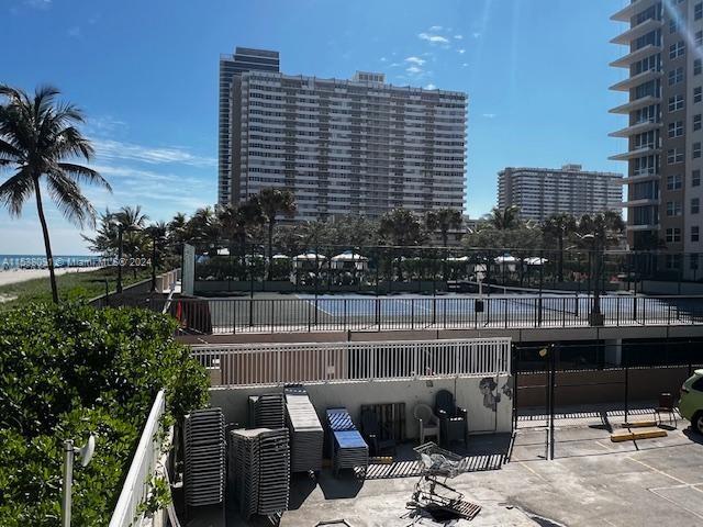 LA MER ESTATES SOUTH COND - Residential