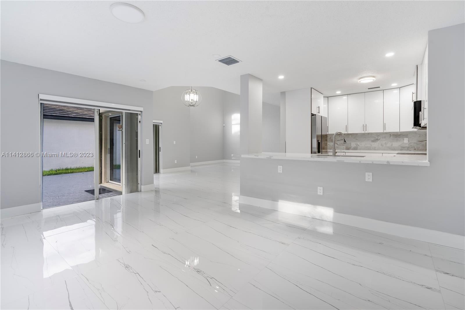 ADVENTURE HOMES - Residential
