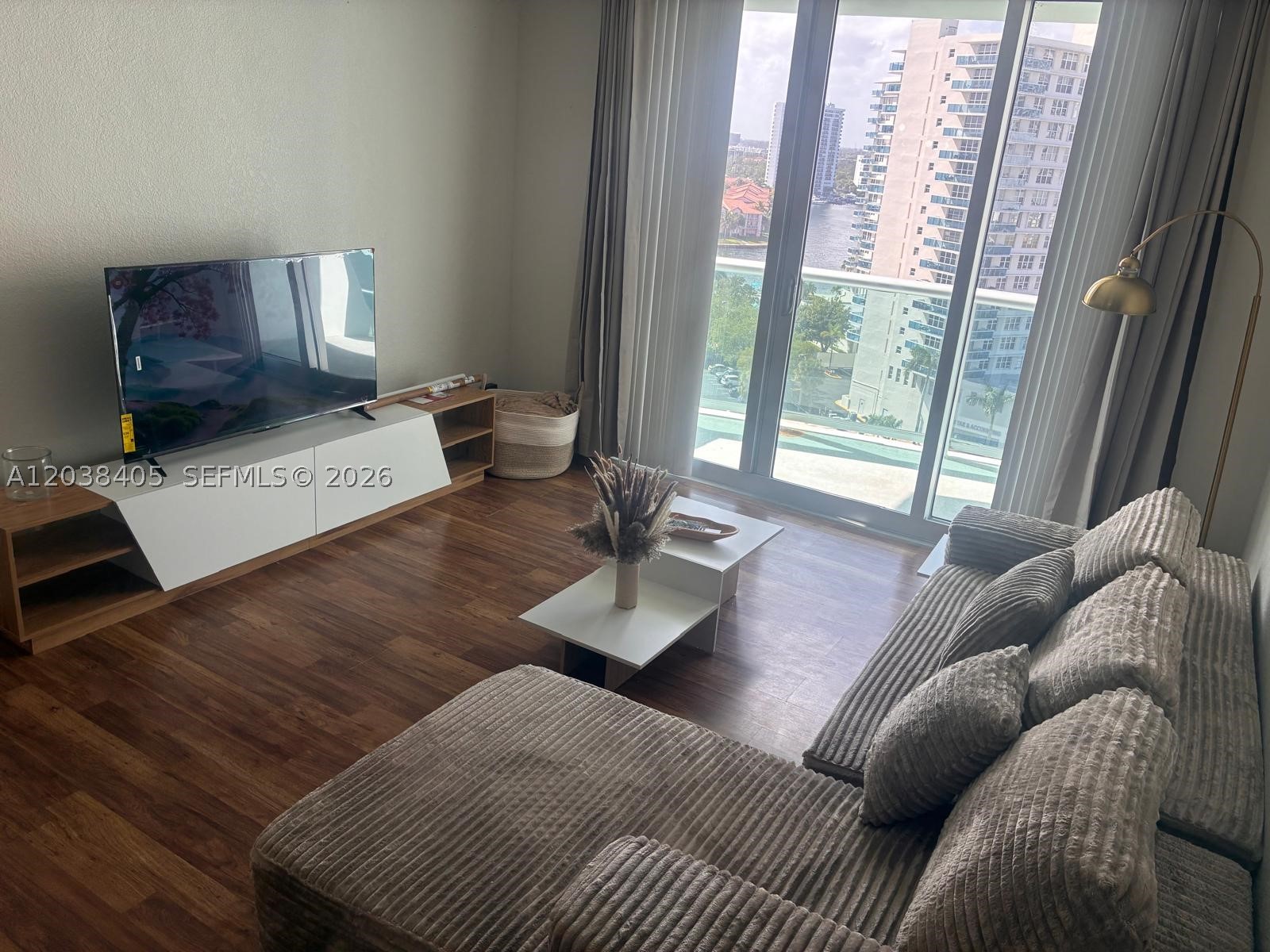 TIDES ON HOLLYWOOD BEACH - Residential Lease