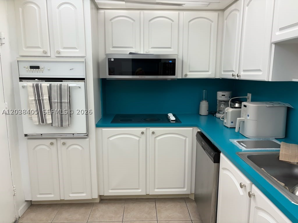 TIDES ON HOLLYWOOD BEACH - Residential Lease