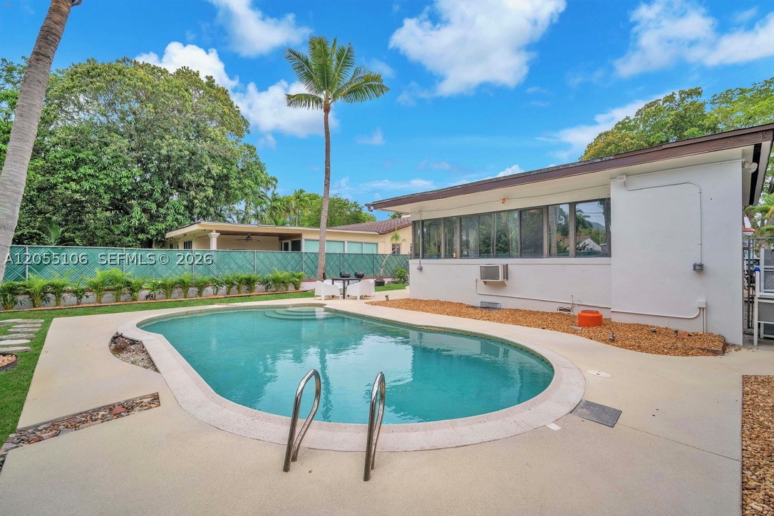 BRICKELL ESTATES - Residential