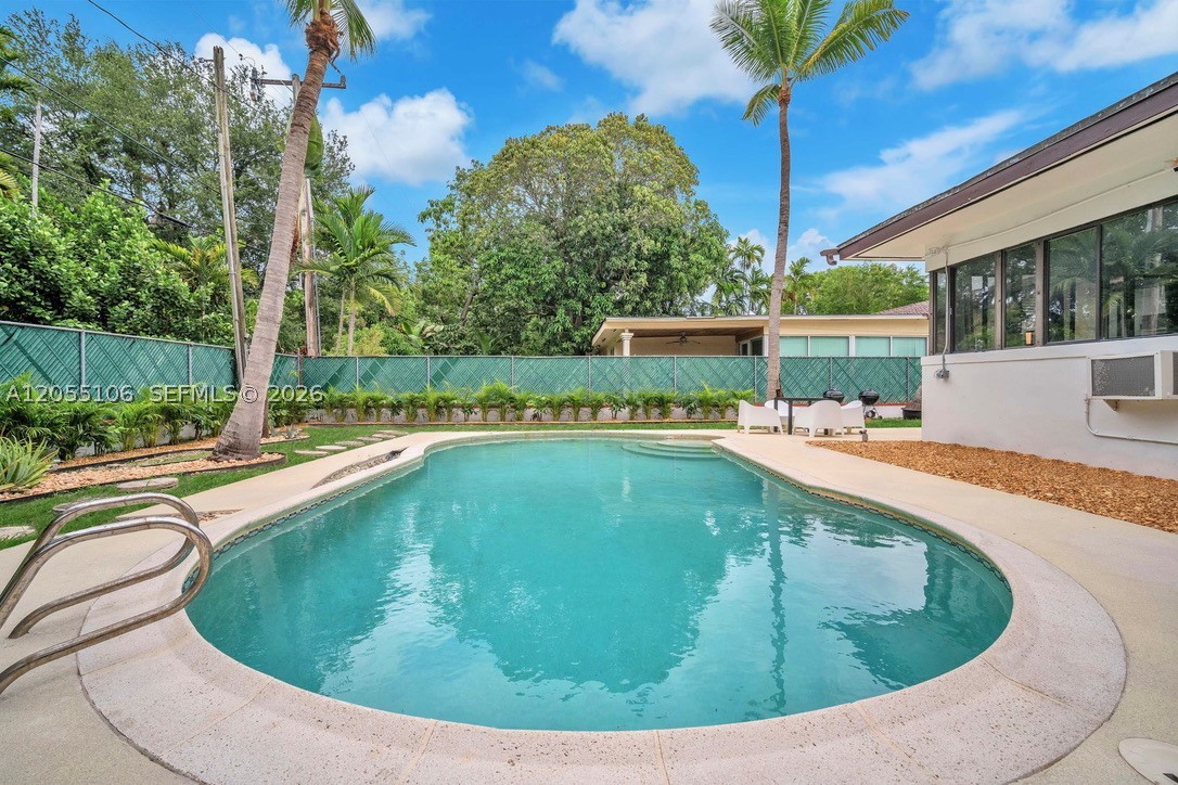BRICKELL ESTATES - Residential