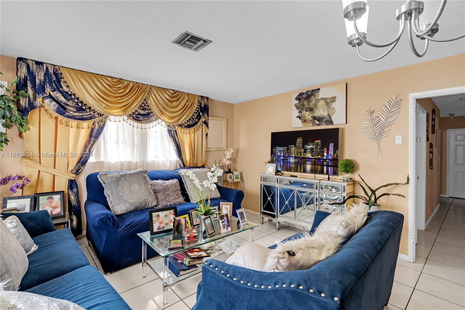 SUNRISE GOLF VILLAGE SEC - Residential