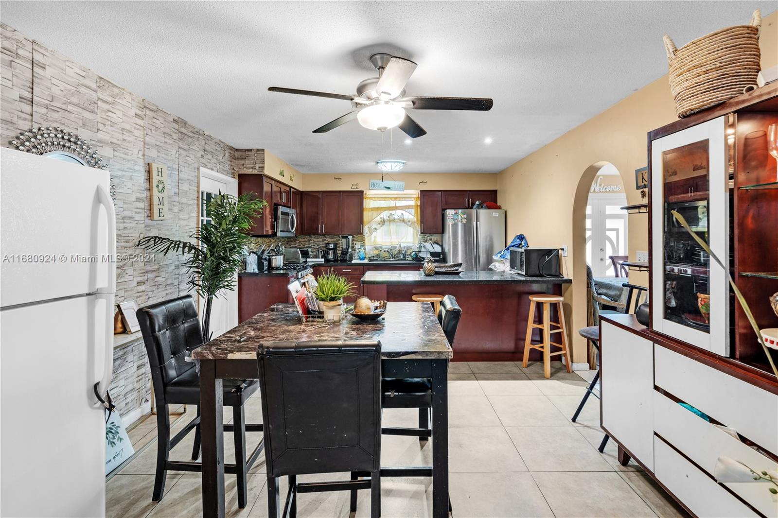 SUNRISE GOLF VILLAGE SEC - Residential