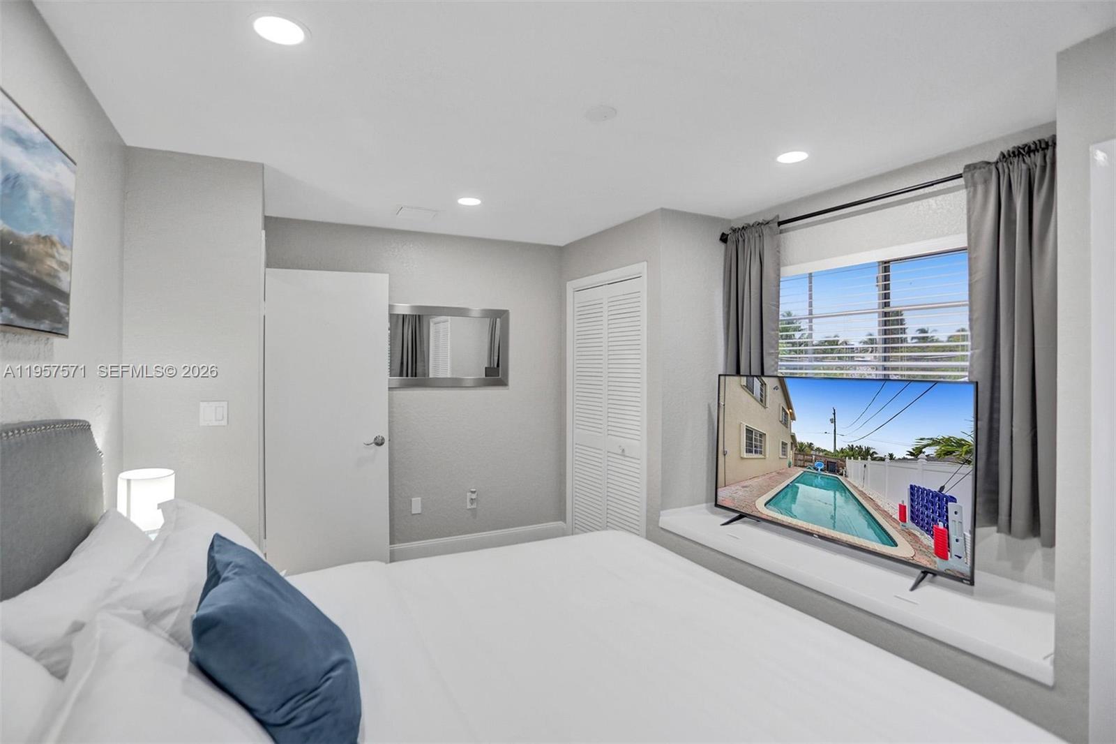 HILLSBORO HEIGHTS - Residential