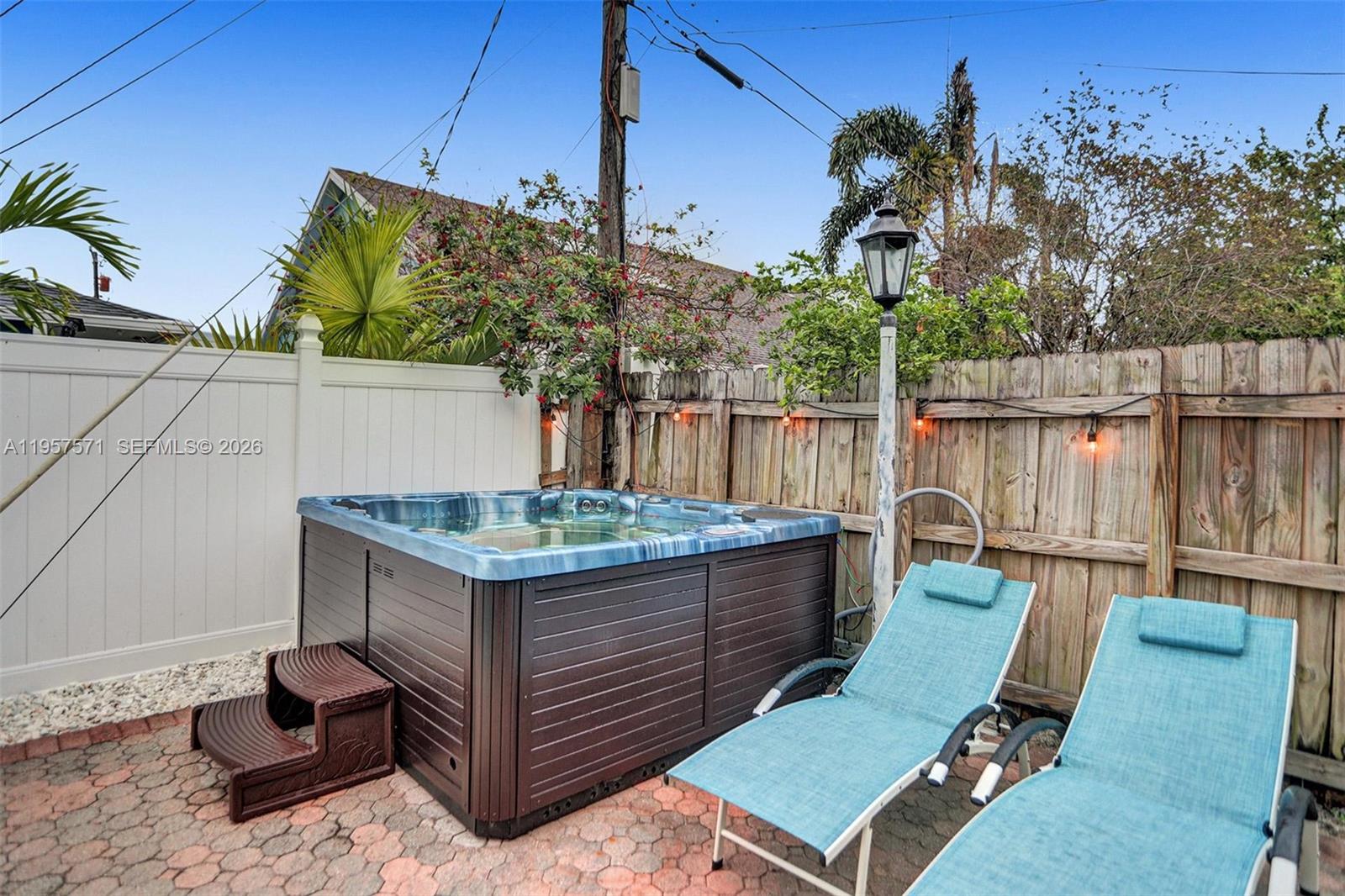 HILLSBORO HEIGHTS - Residential
