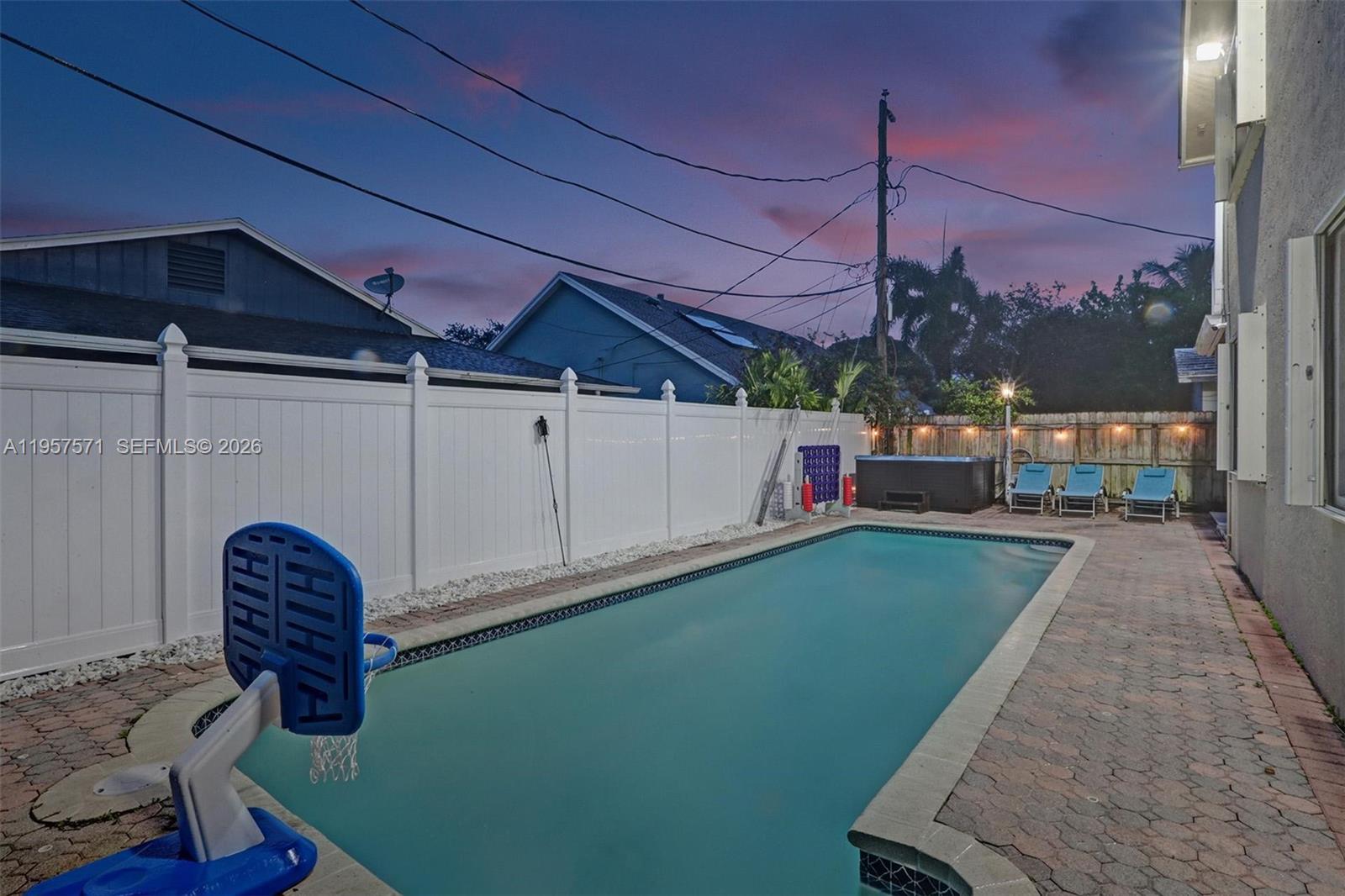 HILLSBORO HEIGHTS - Residential