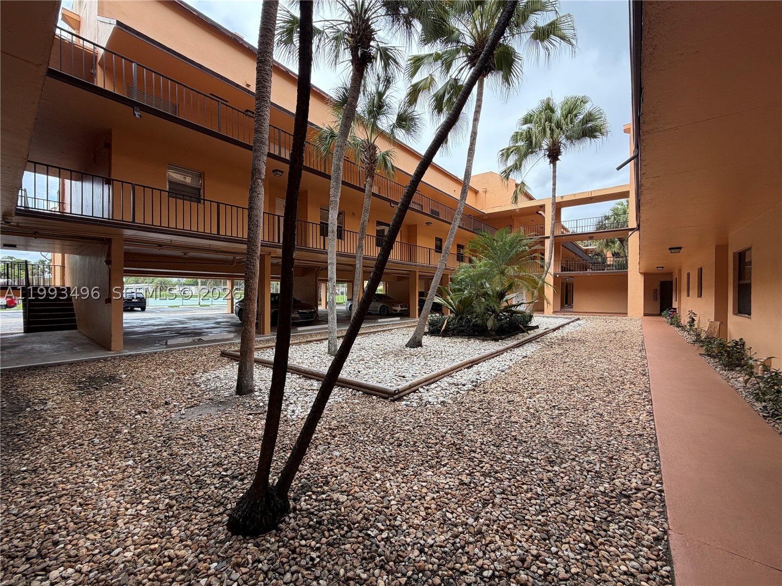 Lago West - Residential