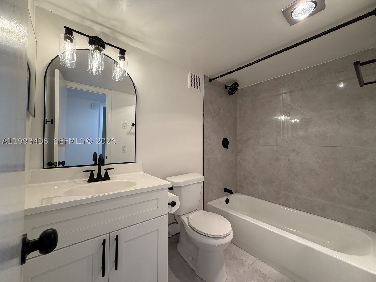 Lago West - Residential