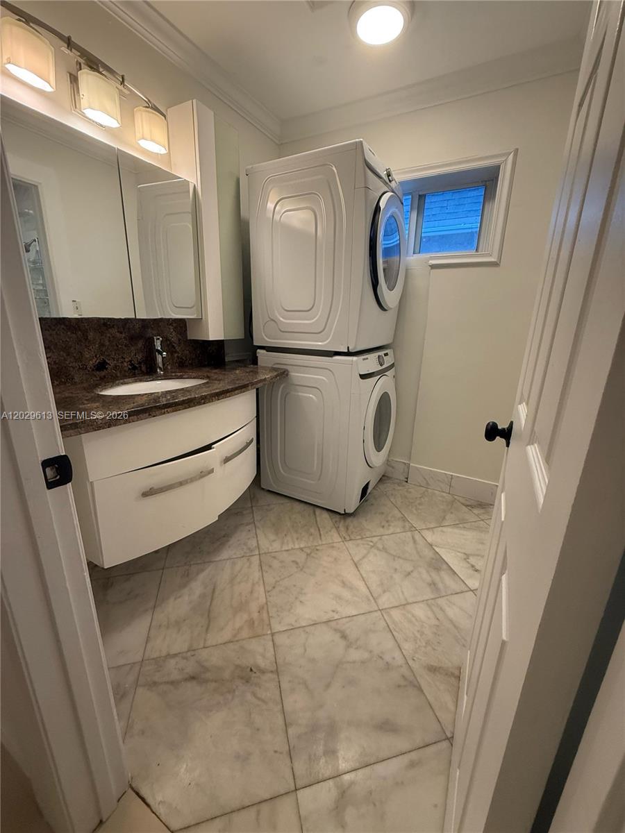KIRK ESTATES 88-25 - Residential Lease