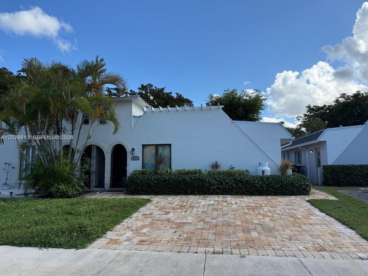 KIRK ESTATES 88-25 - Residential Lease