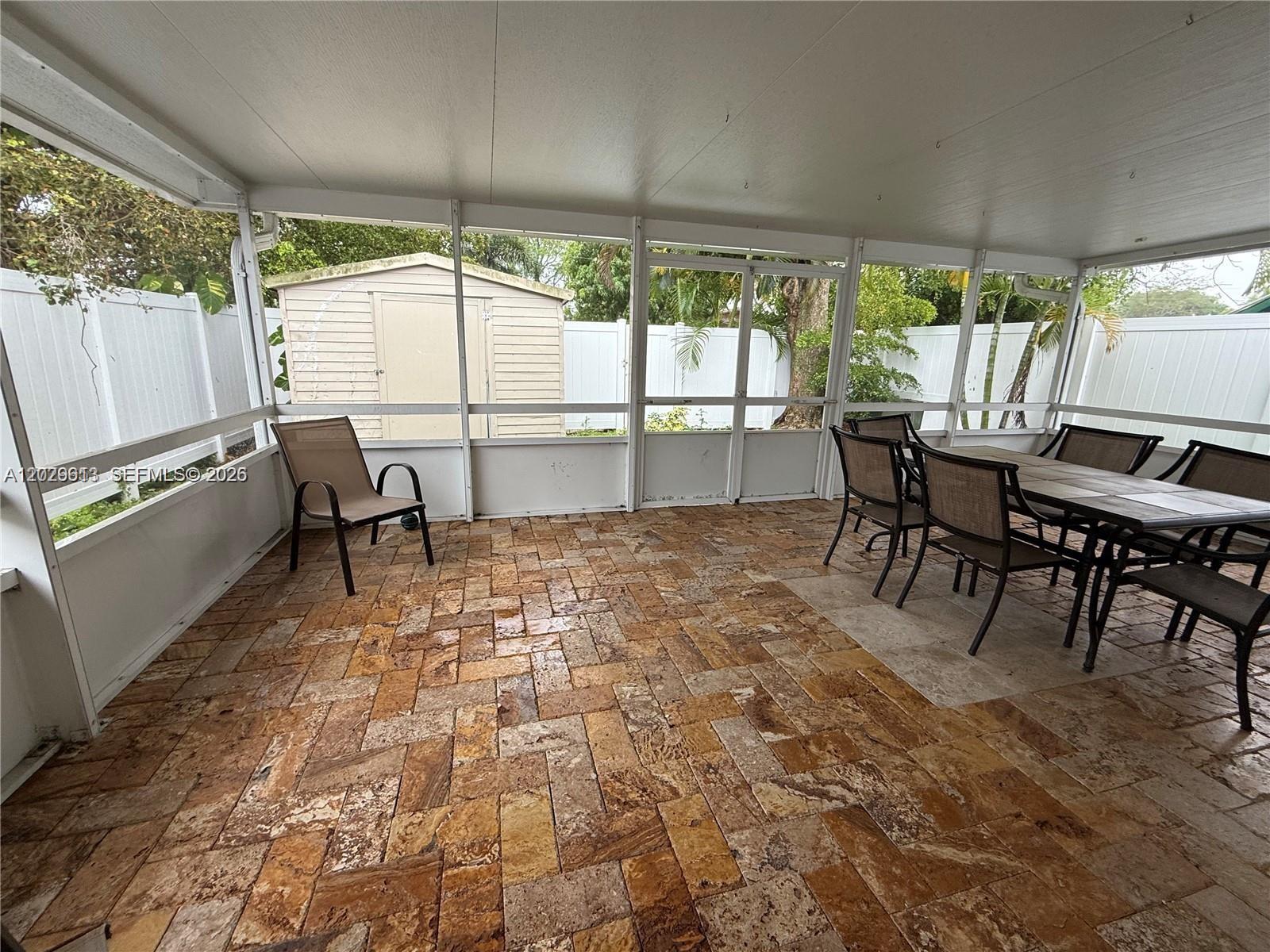 KIRK ESTATES 88-25 - Residential Lease