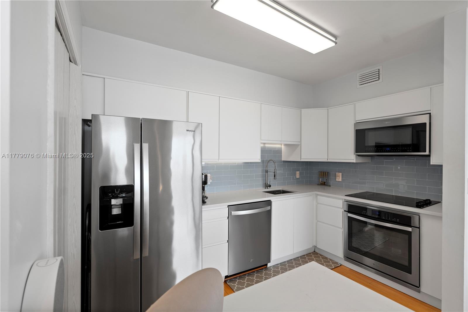 THE WAVERLY AT SOUTH BEAC - Residential