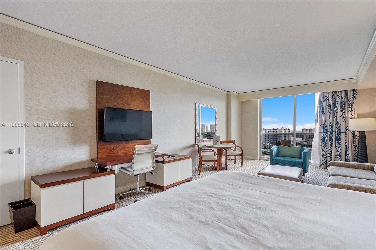 TRUMP INTERNATIONAL SONES - Residential