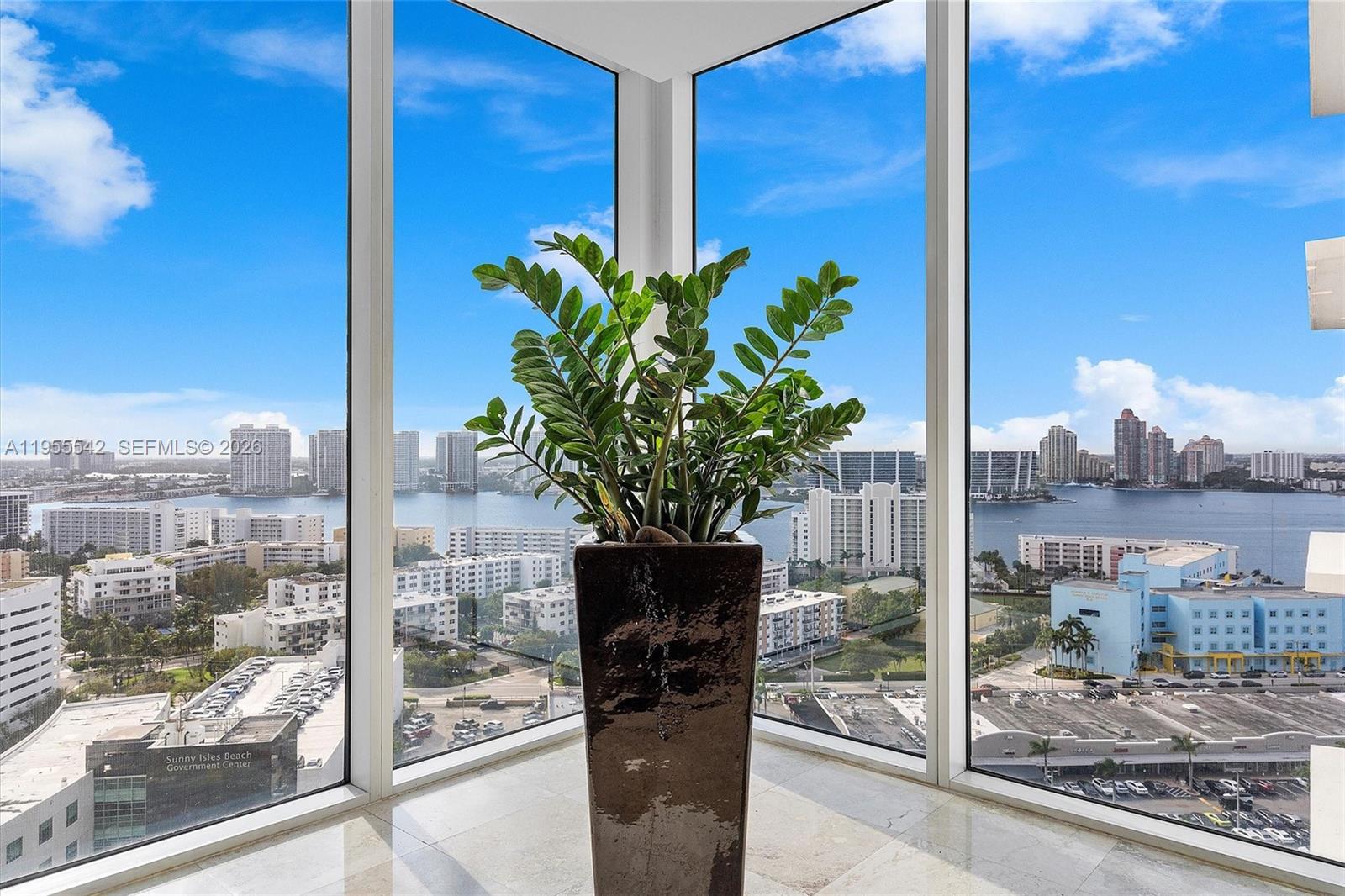 TRUMP INTERNATIONAL SONES - Residential