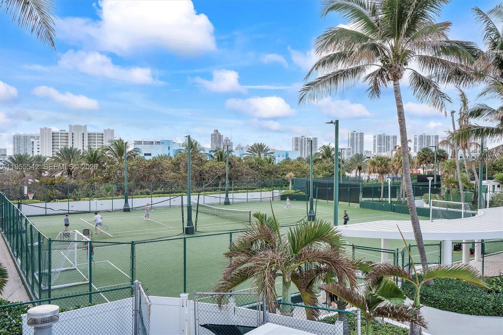 TRUMP INTERNATIONAL SONES - Residential
