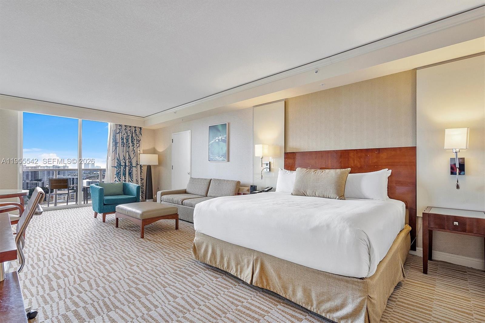 TRUMP INTERNATIONAL SONES - Residential