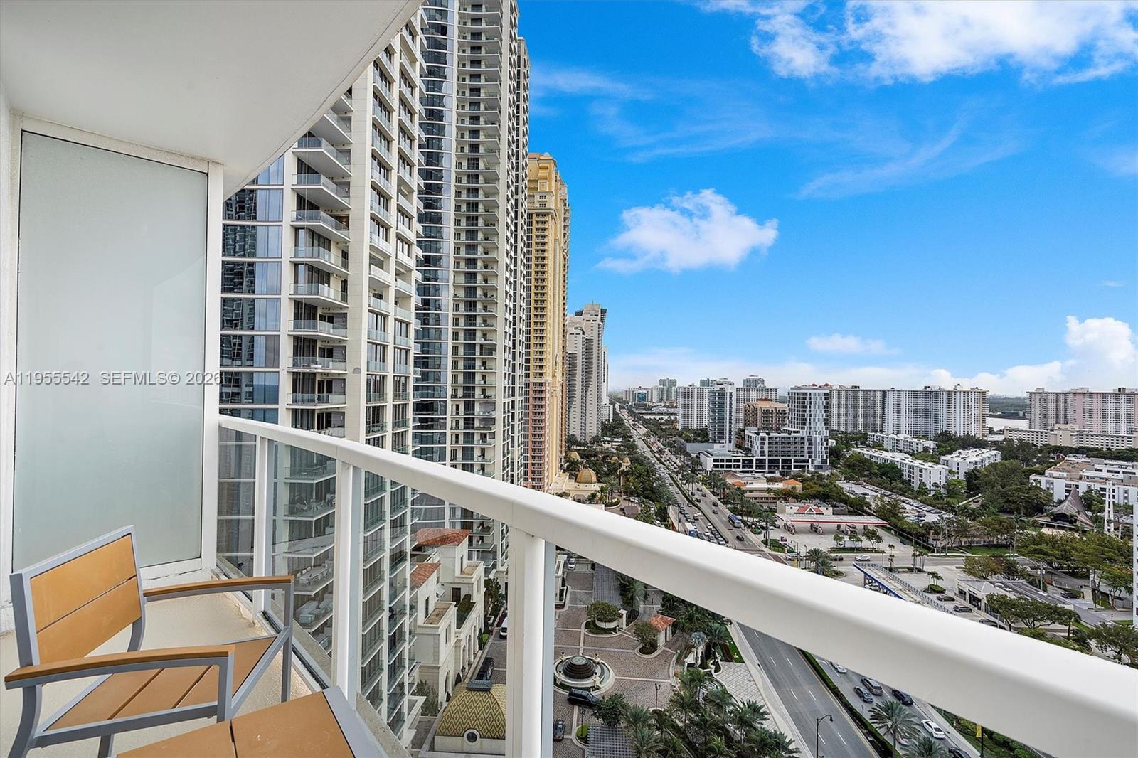 TRUMP INTERNATIONAL SONES - Residential