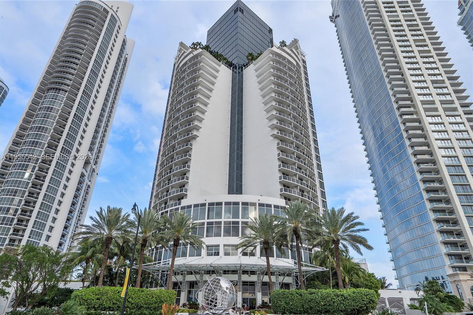 TRUMP INTERNATIONAL SONES - Residential