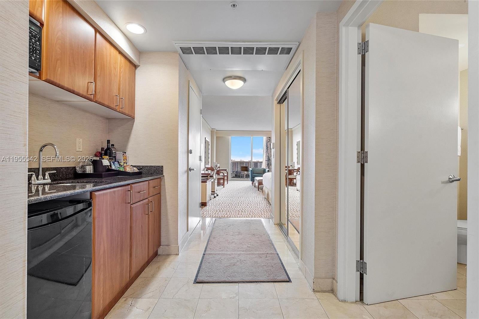 TRUMP INTERNATIONAL SONES - Residential