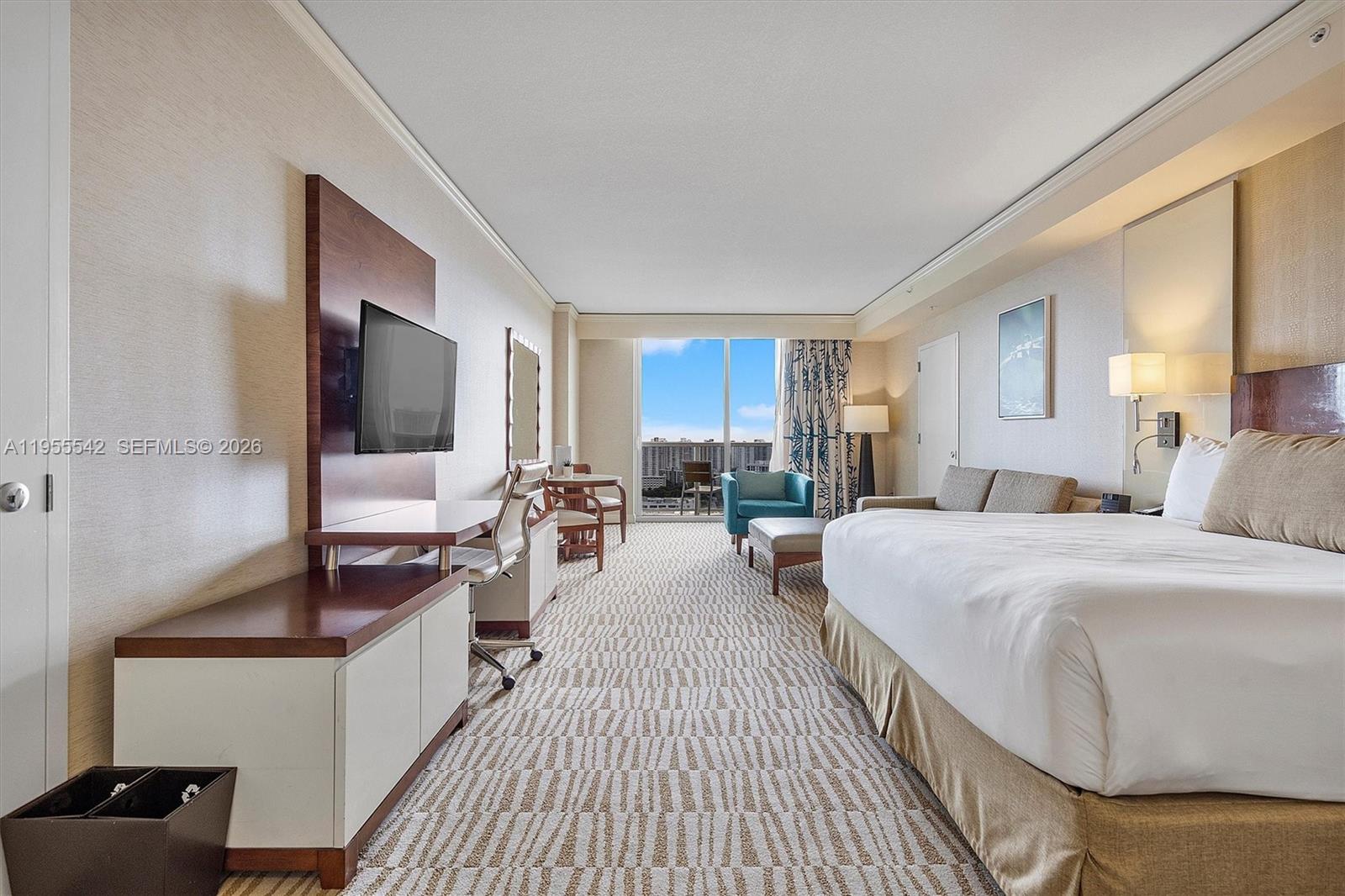 TRUMP INTERNATIONAL SONES - Residential