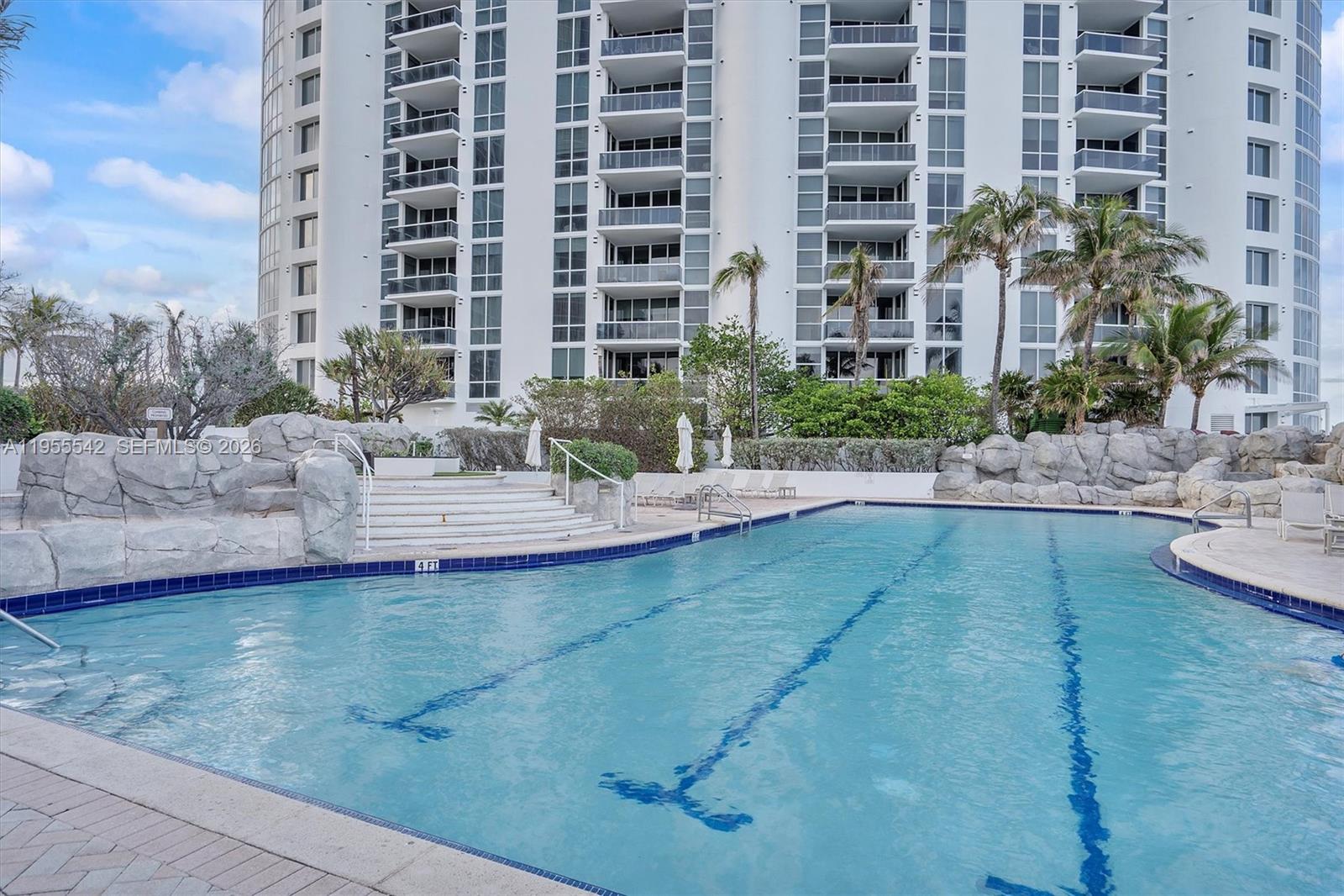 TRUMP INTERNATIONAL SONES - Residential