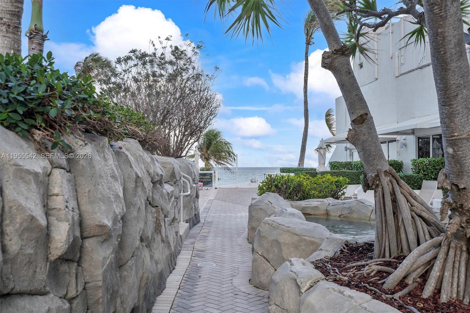 TRUMP INTERNATIONAL SONES - Residential