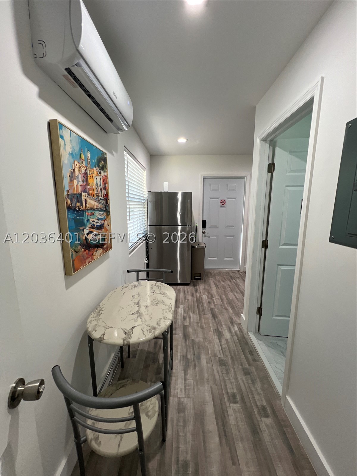 HOLLYWOOD LITTLE RANCHES - Residential Lease