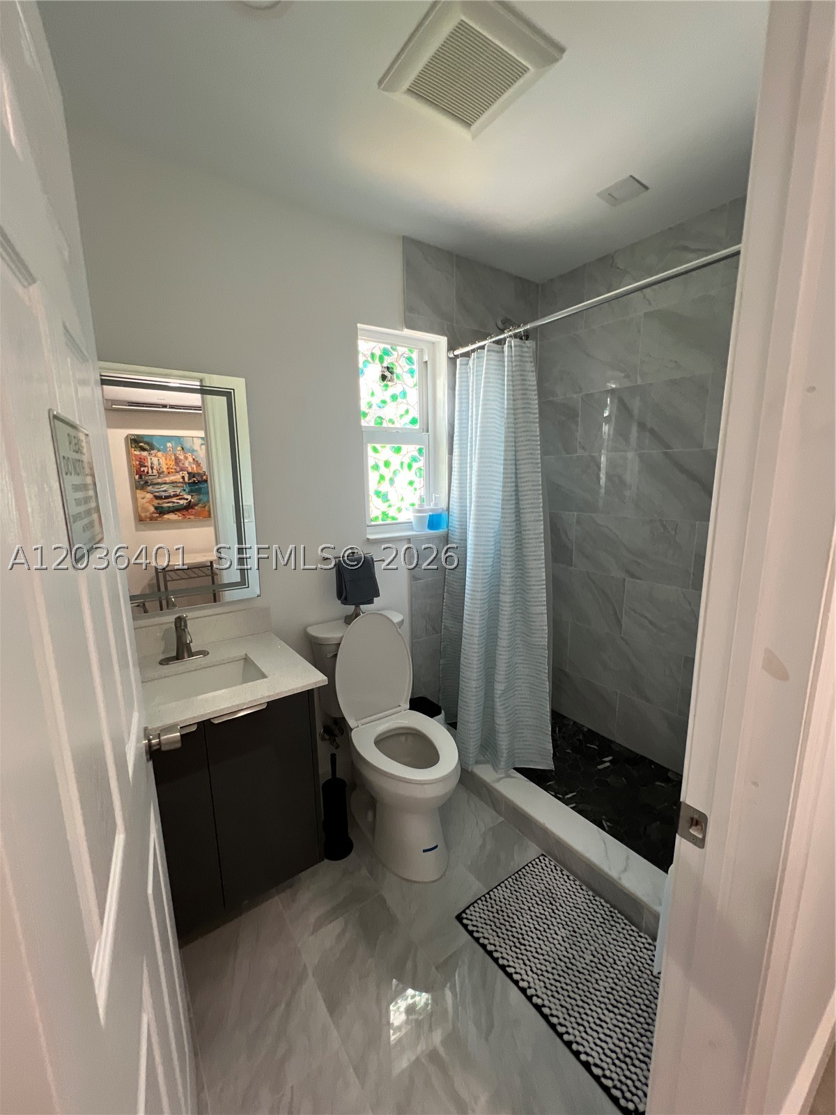 HOLLYWOOD LITTLE RANCHES - Residential Lease